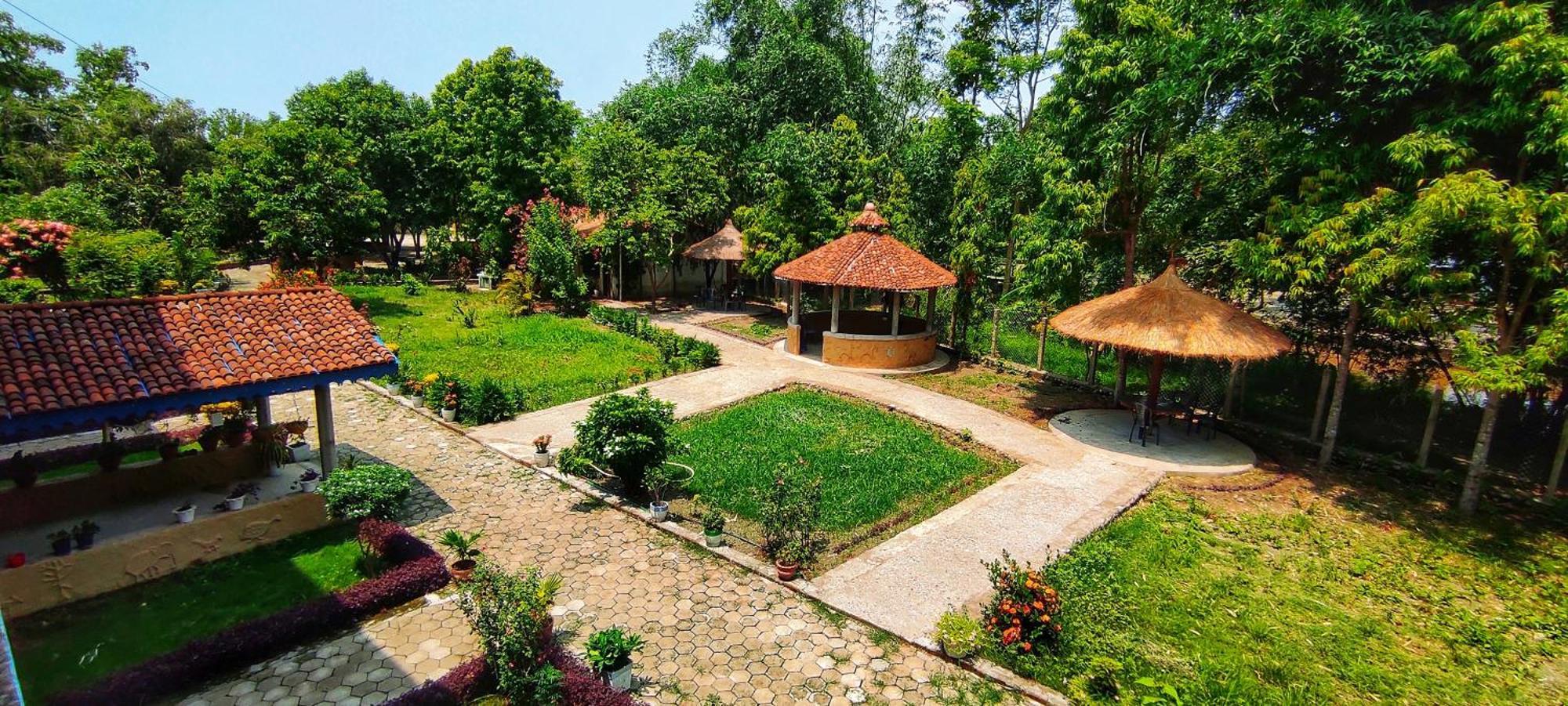 Mr. B'S Place Bardiya Exterior photo